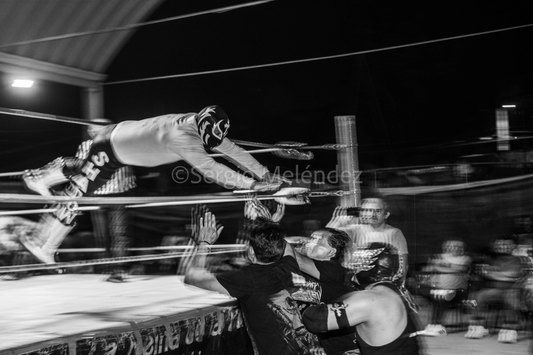 Los Que Esperan / Those Who Wait