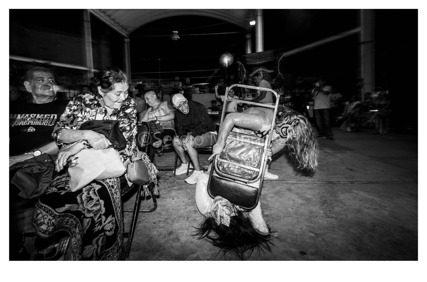 Testigos del Caos / Witnesses of Chaos