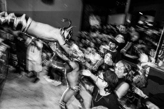 Todos Luchan / Everyone Fights